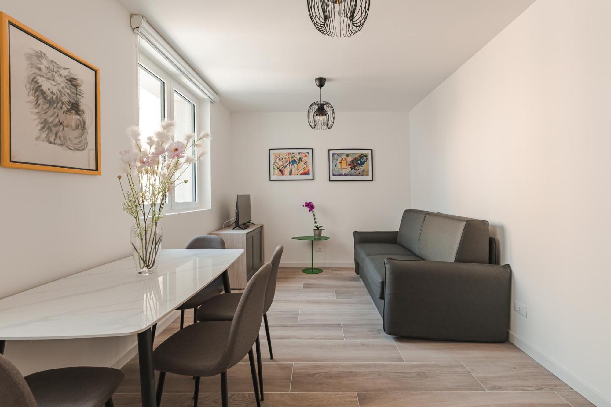 Hurban Anastasio 12 Park Apartment